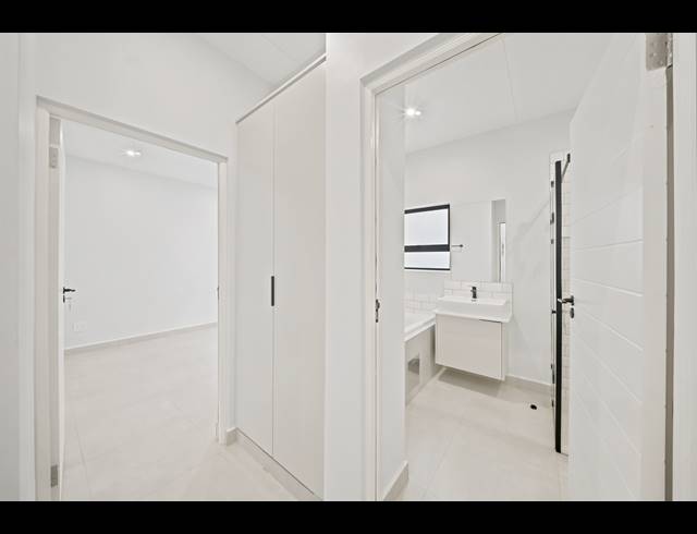 3 BEDROOM APARTMENT FOR SALE IN SANDOWN